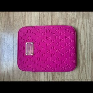 marc jacob's ipad holder